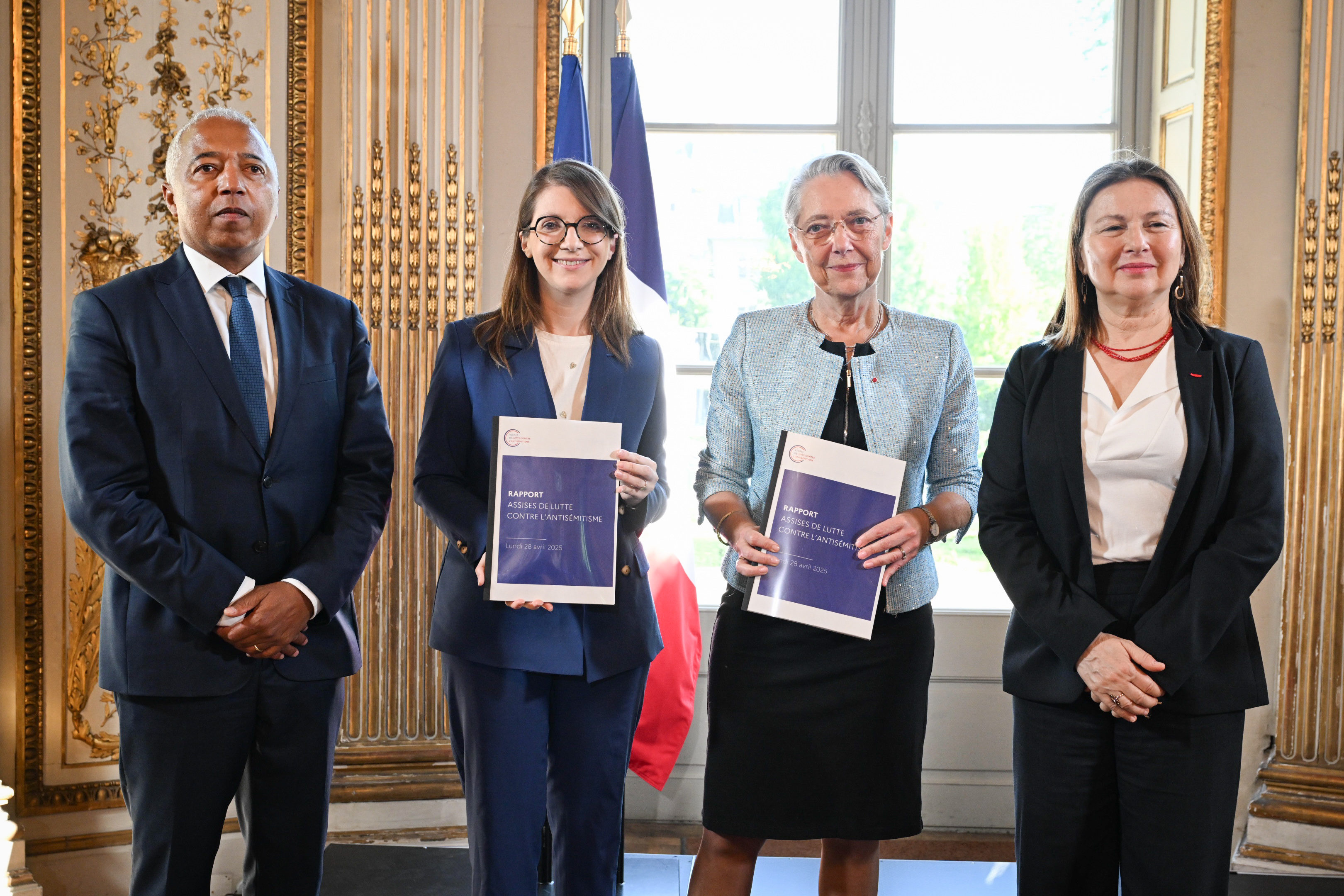 Remise du rapport des Assises de lutte contre l'antisémitisme