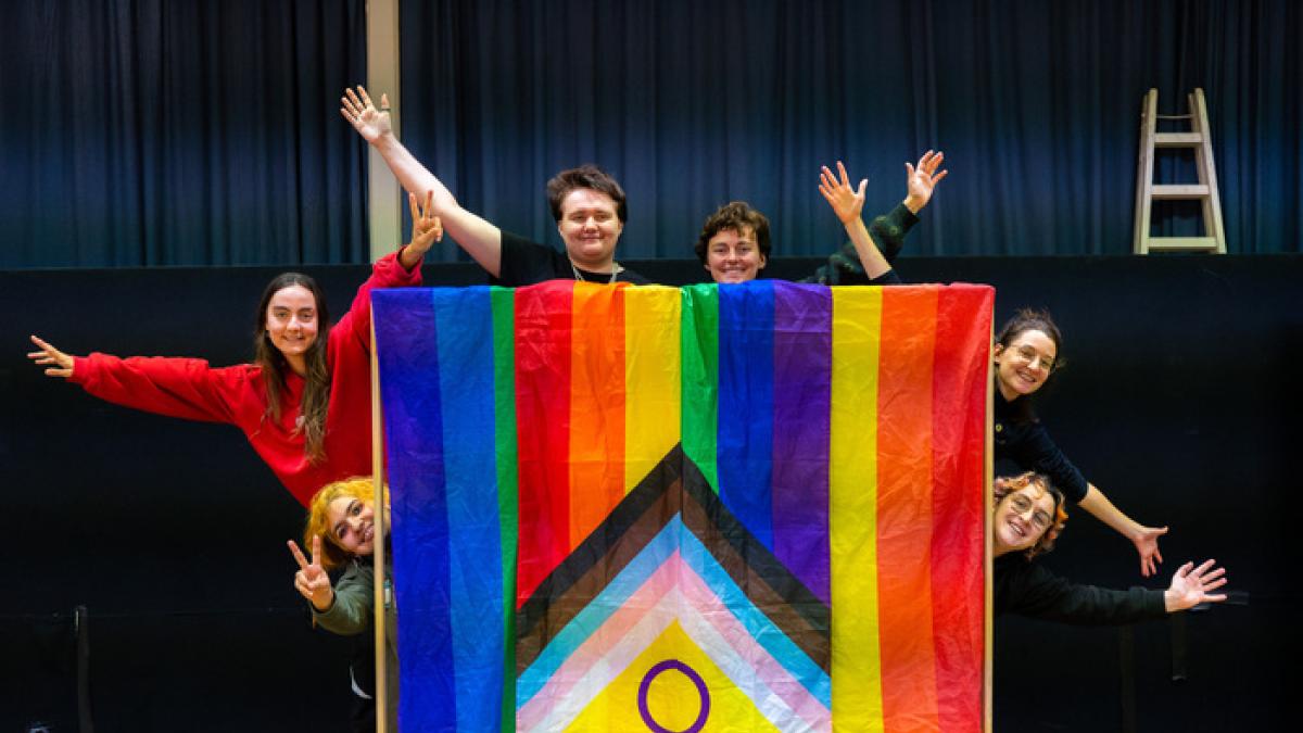 Jeune queer et culture